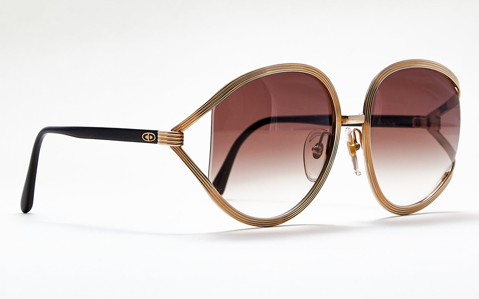 [vintage sunglasses] - BlinkVintage